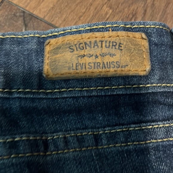 Levi Strauss modern skinny shorts medium wash - Picture 8 of 9